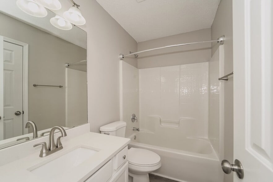 Building Photo - 5812 Avian Pl