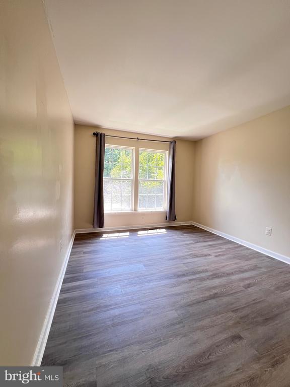 Building Photo - 10 Jolie Ct