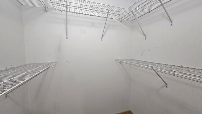 Building Photo - 2-Bed 1 bath Townhouse Retreat in Plymouth with Spacious 1208 Sq Ft Layout.