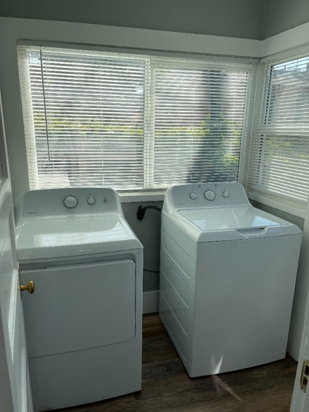 Building Photo - 2510 Elsinore St