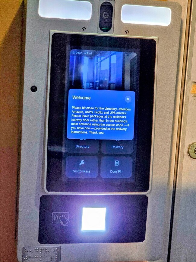 Building Photo - 2544 W Hollywood Ave