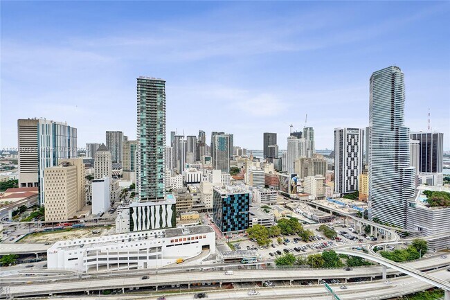 Building Photo - 350 S Miami Ave