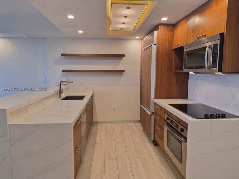 Building Photo - 50 Biscayne Blvd