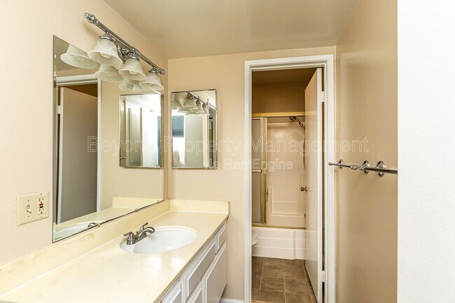 Building Photo - 7805 Tommy Dr