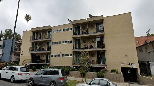 Building Photo - St Tropez Apartments