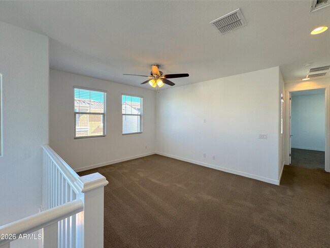 Building Photo - 9903 E Tillman Ave