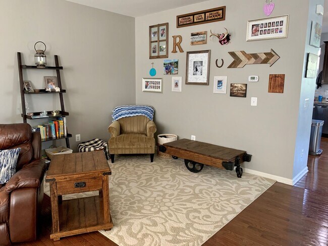 Building Photo - COLONIAL FORGE TOWNHOUSE - STAFFORD (END U...