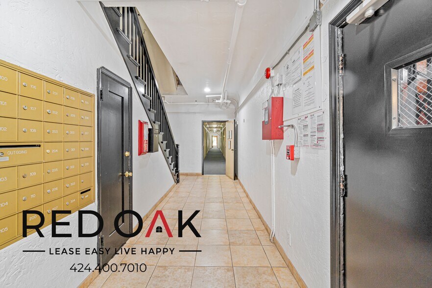 Building Photo - 1412 N Kingsley Dr