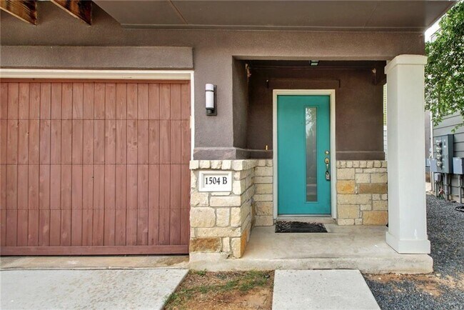 Building Photo - 1504 Lorraine Loop