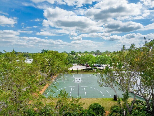 Building Photo - 1640 Sandpiper Cir