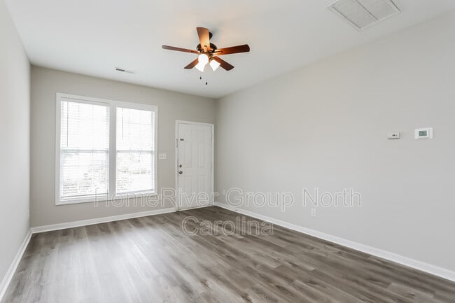 Building Photo - 3842 Pin Oak Rd