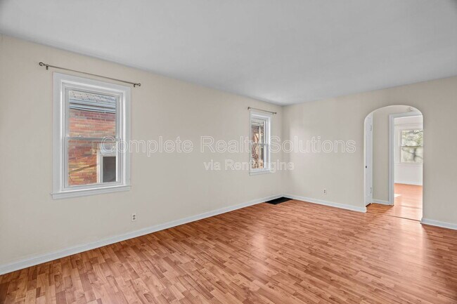 Building Photo - 1258 Grant Dr