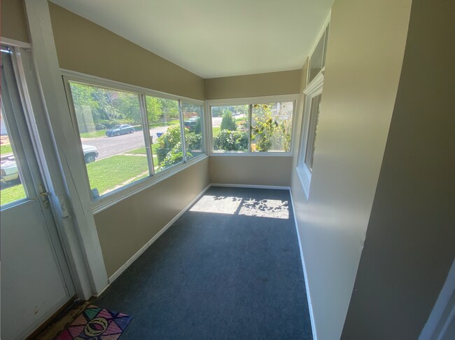 Front porch - 515 Winslow Ave