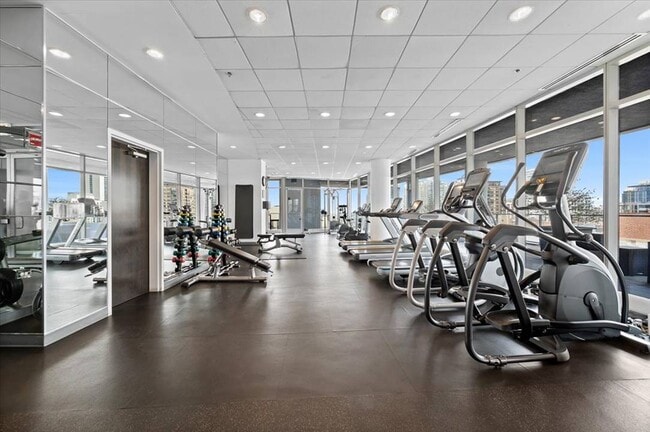 Building Photo - 303 W Ohio St