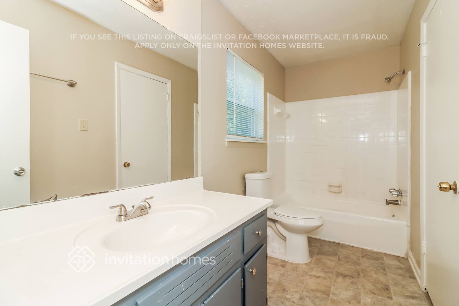 Building Photo - 3890 Benchmark Dr