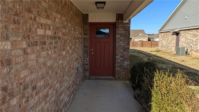 Building Photo - 223 E Anabranch Ct