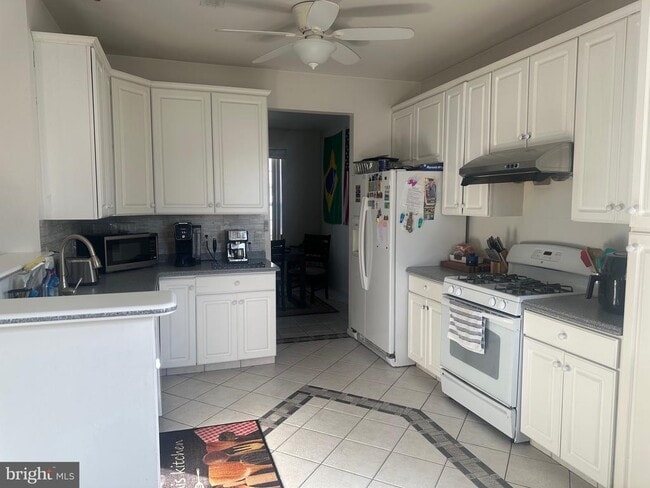 Building Photo - 19 Eldridge Dr