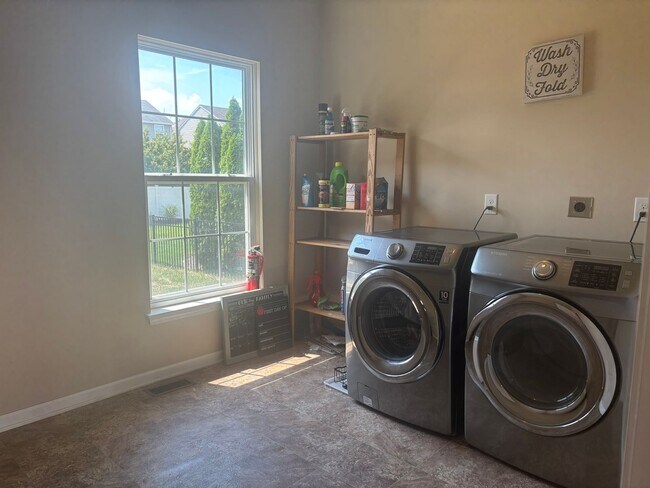 Building Photo - Spacious 4-Bedroom 2.5 Bath Gem in Avon, OH!