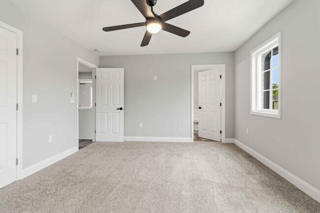 Building Photo - 305 Tribble St