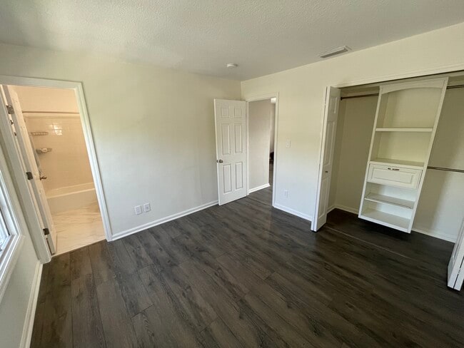 Building Photo - 5092 Beach Dr SE