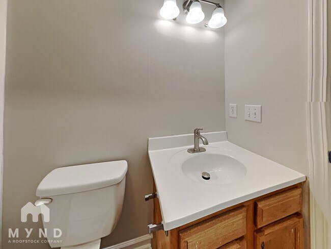 Building Photo - 832 St Andrews Pl