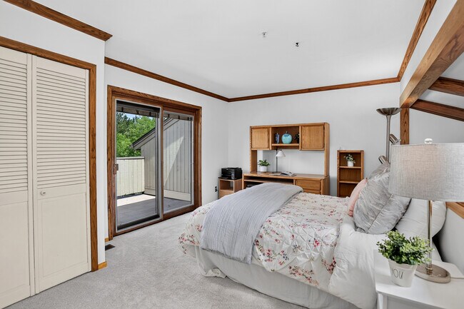 Building Photo - 2938 Kalmia Ave