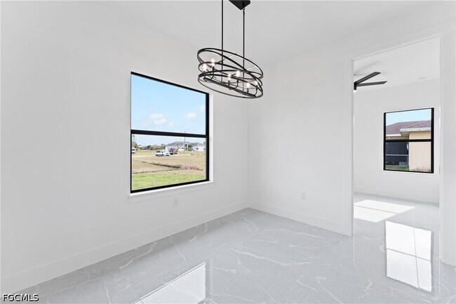 Building Photo - 910 Atherton Ave