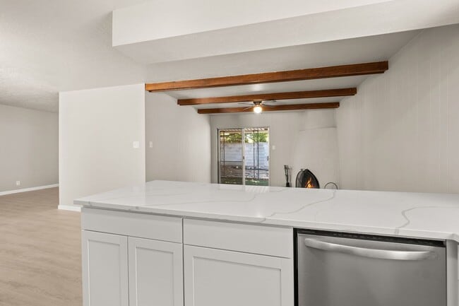Building Photo - Northeast Heights Gem