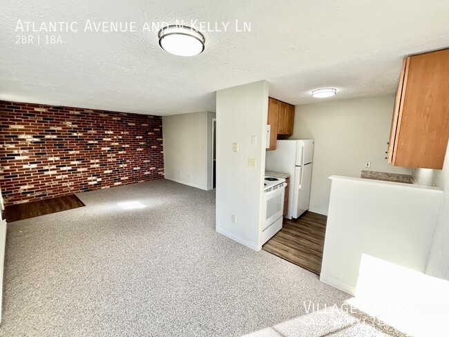 Building Photo - Newly-remodeled! Affordable 2-bed in Red L...