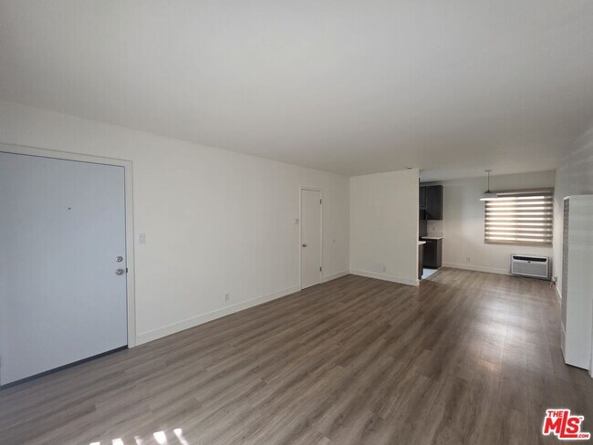 Building Photo - 1224 N Fairfax Ave