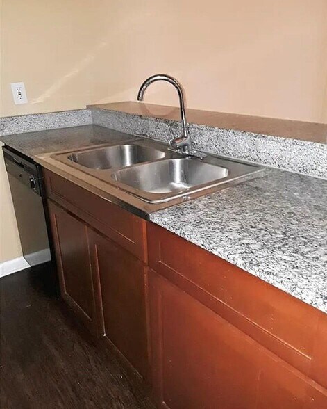 Building Photo - 5516 Boca Raton Blvd