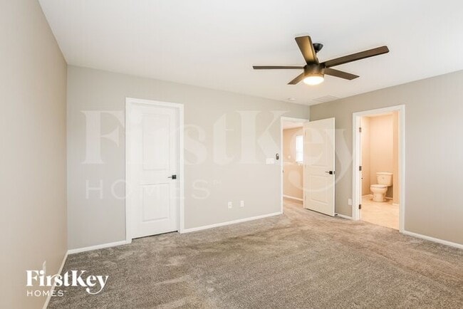 Building Photo - 7028 Fossil Lake St