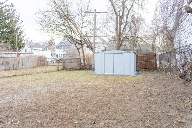 Building Photo - 418 3rd St