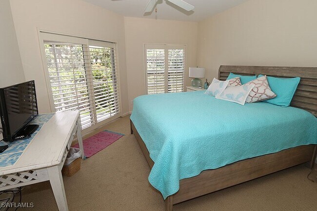 Building Photo - 4250 Lake Forest Dr