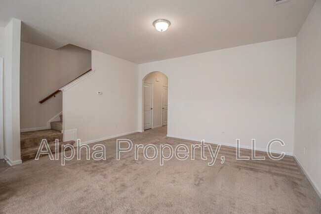 Building Photo - 406 Christiane Way