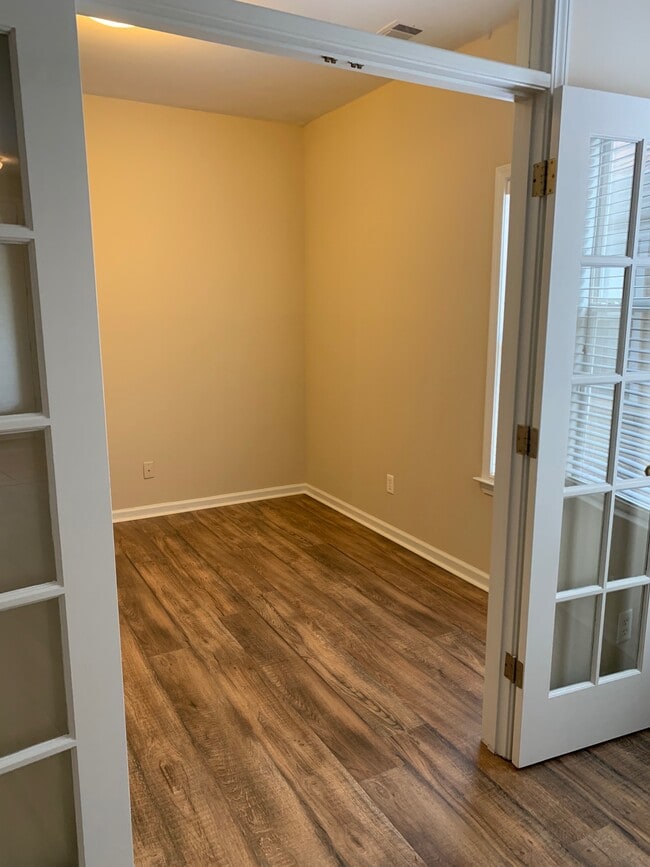 Building Photo - 1161 Misty Isle Dr