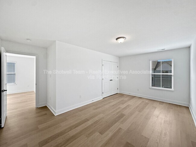 Building Photo - 1724 Bennett Vlg Dr