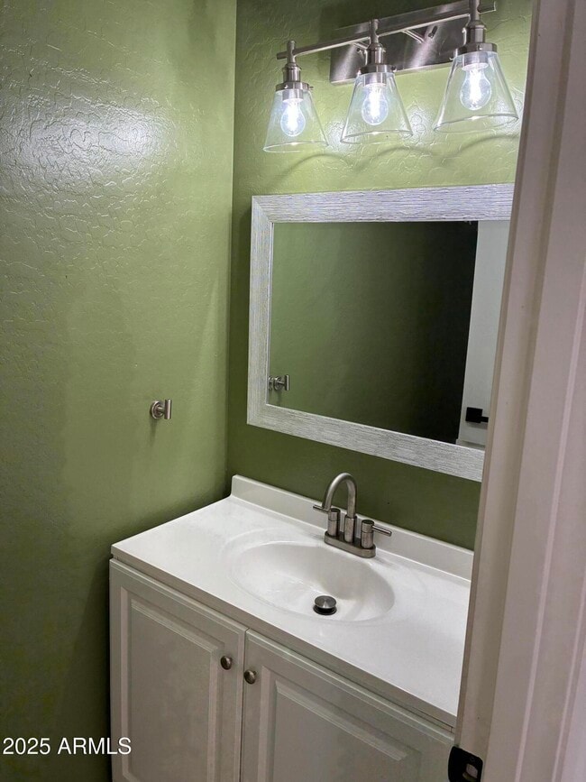 Building Photo - 7287 S Sunrise Way