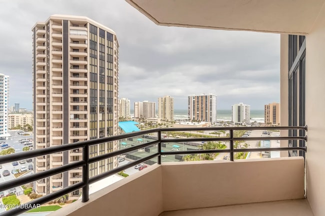 Building Photo - 1 Oceans West Blvd