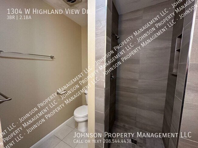 Building Photo - 1304 W Highland View Dr