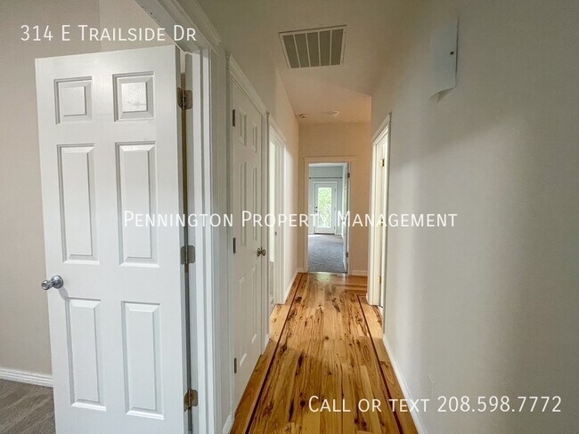 Building Photo - 314 E Trailside Dr