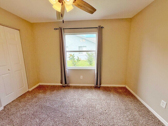 Building Photo - 39 Fischer Ln