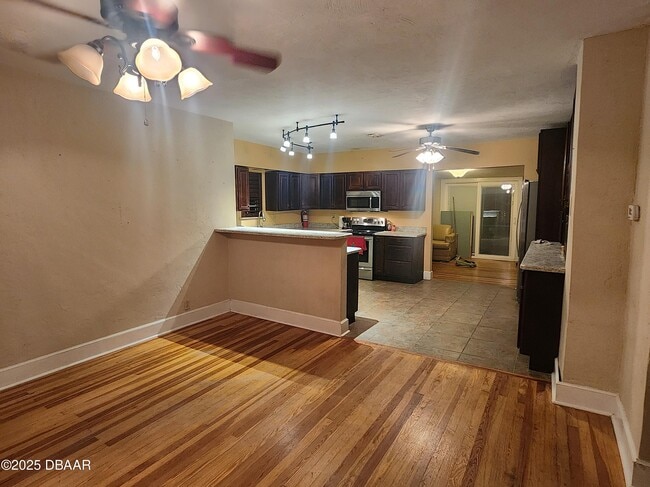 Building Photo - 429 Brentwood Dr