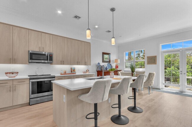 Building Photo - 120 Water Pointe Pl