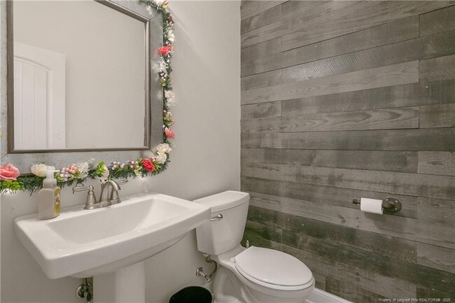 Building Photo - 688 Stonebriar Ave