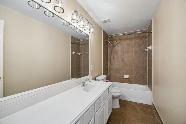 Building Photo - 20110 Saddle Ranch Dr