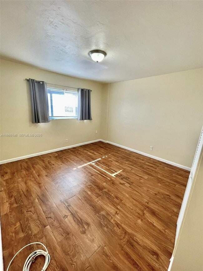 Building Photo - 1815 N Surf Rd