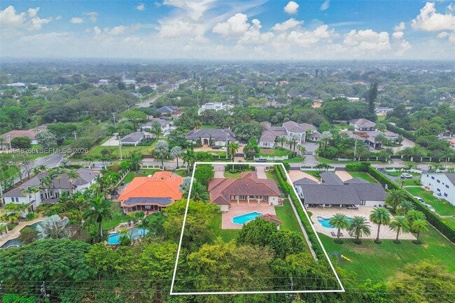 Building Photo - 10261 SW 58th St