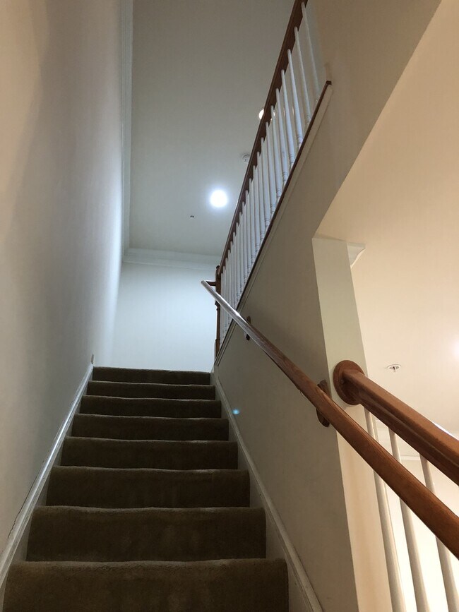 Building Photo - 2 Level Townhouse/condo with one car garage in the Watkins Mill Town Center