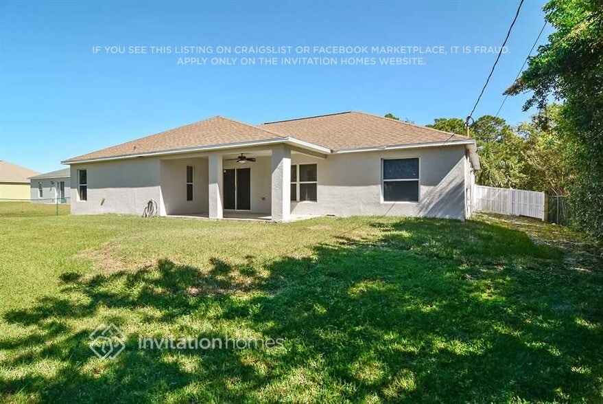 Building Photo - 2090 SW Capeador St